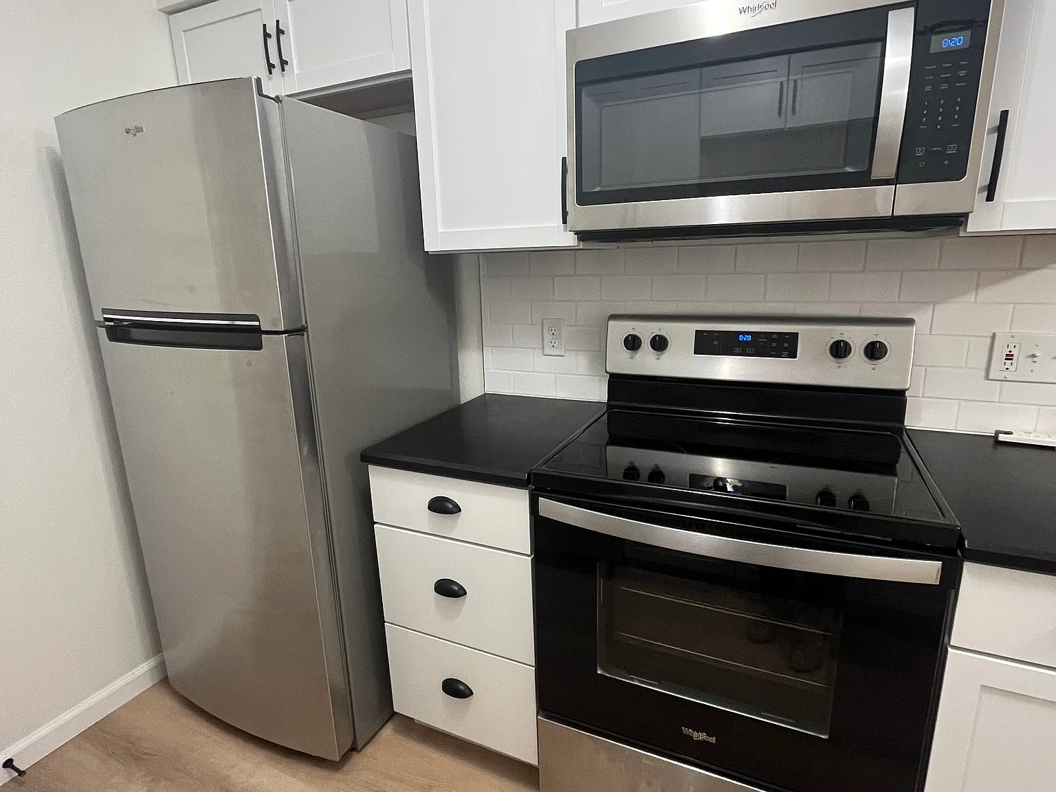 2 bed, 800 sqft, $925 — Photo 2