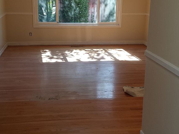 Entrance and living rm