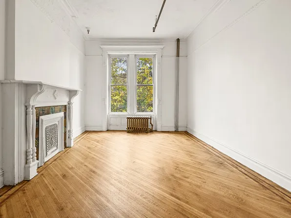 277 Jefferson Avenue image 11 of 15