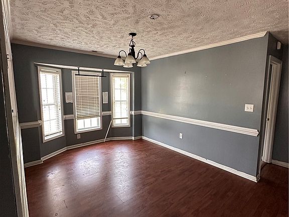 5th image of 806 S Buckeye Dr