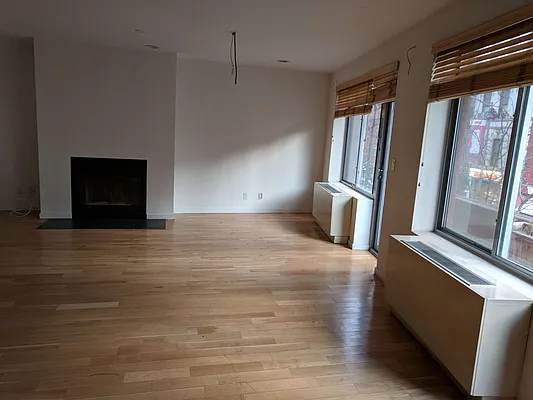 Rented by Veracity NYC LLC | media 22