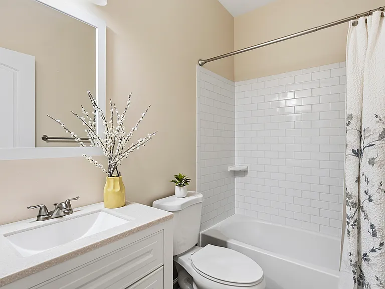 4285 S Capitol St SW — Photo 10