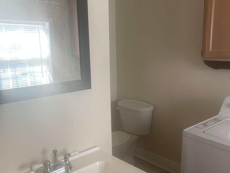 2nd image of 4446 Eastview Dr