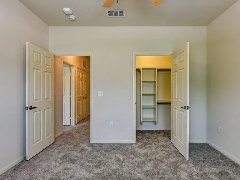 Shadow Ridge Apartment Homes — Photo 6
