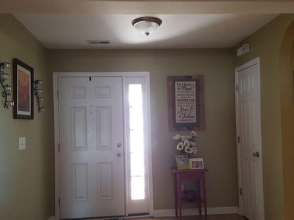 3rd image of 274 Valerie Dr