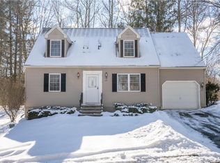 27 Pheasant Hill Dr #27, Enfield, CT 06082