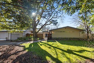 5th image of 283 Oak Tree Dr