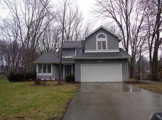 4707 Congress Dr, Midland, MI 48642