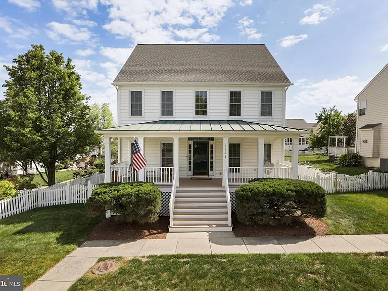 42903 Redfield St — Photo 3