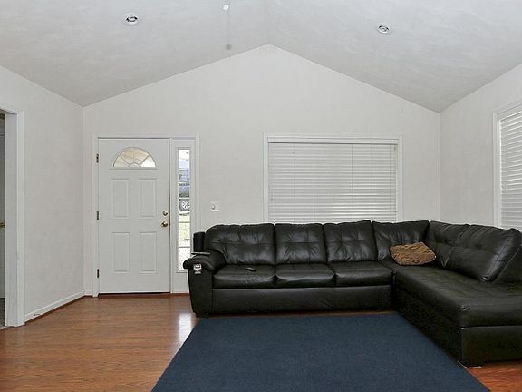 4th image of 921 Quail Ln
