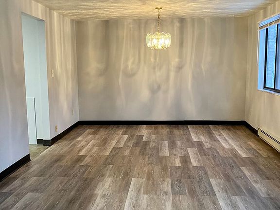 3rd image of 1461-69 Hillcrest Dr #1465-39