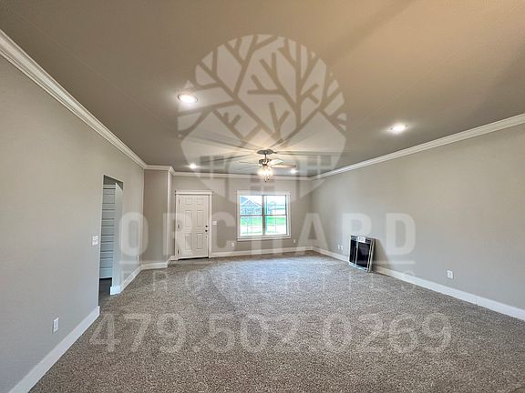 4th image of 1901 E Hudson Dr