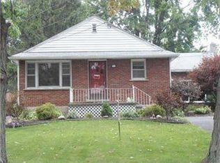 9152 Griffon Ave, Niagara Falls, NY 14304