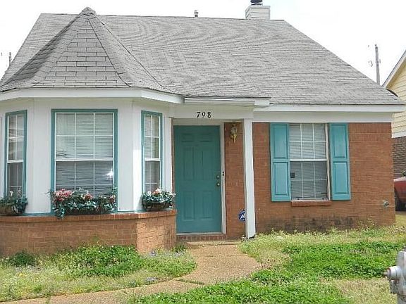 798 Pecan Garden Circle West