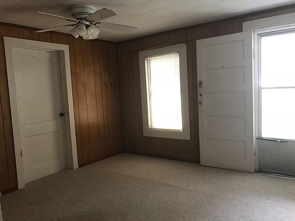 5th image of 502 College St