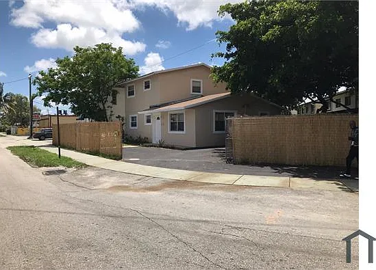 781 NW 22nd Rd