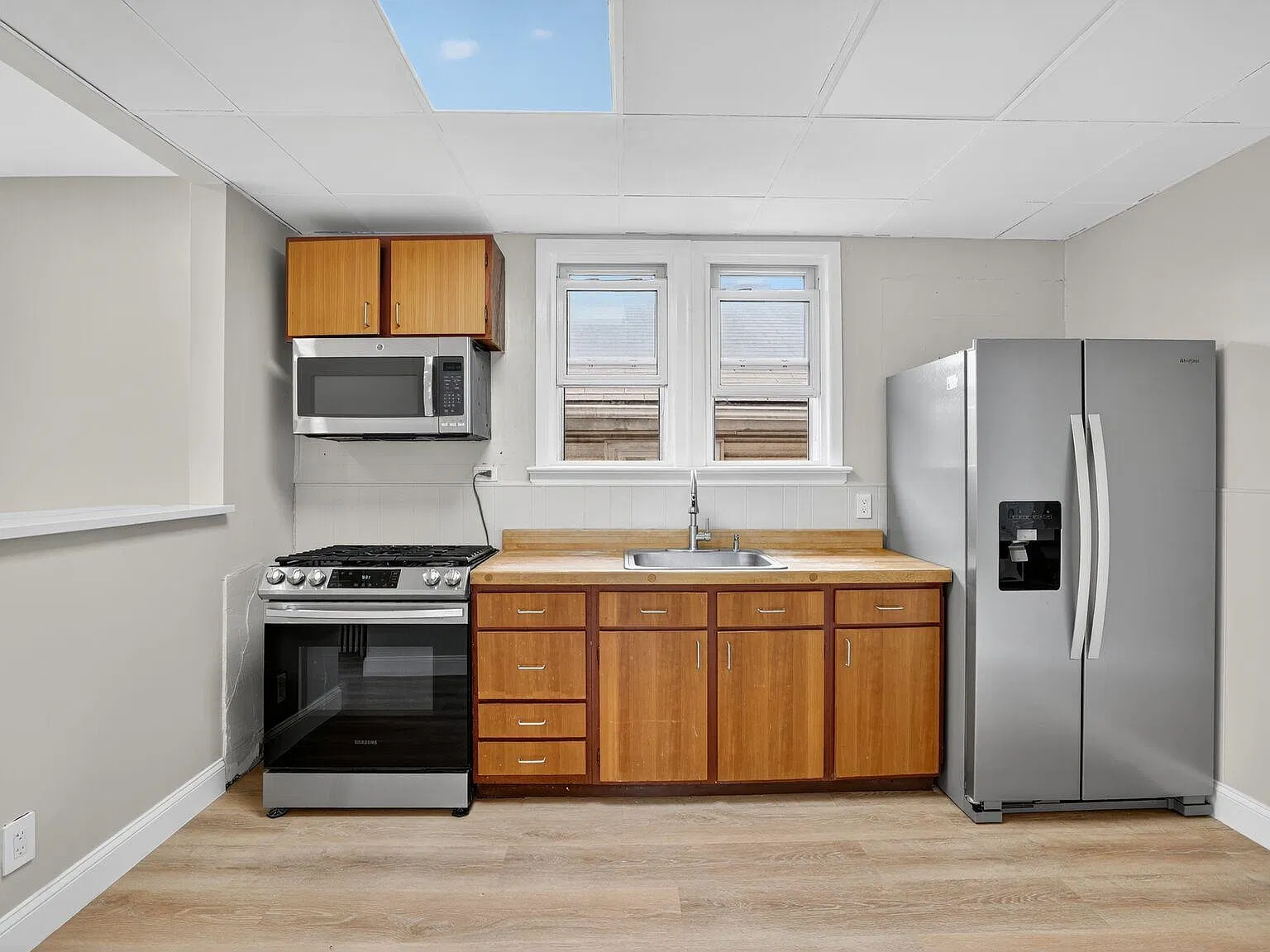 2 bed, 1.0 bath, $2,300 — Photo 3