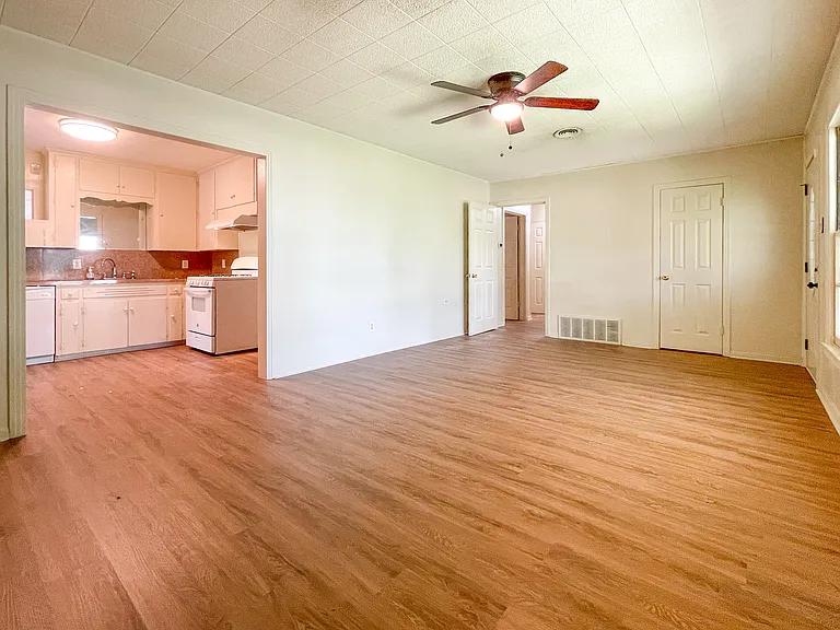 4500 Anlo St — Photo 5