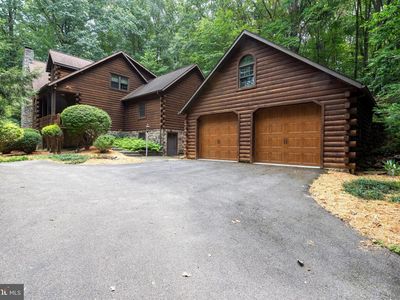 264 Mount Hope School Rd, Willow Street, PA, 17584