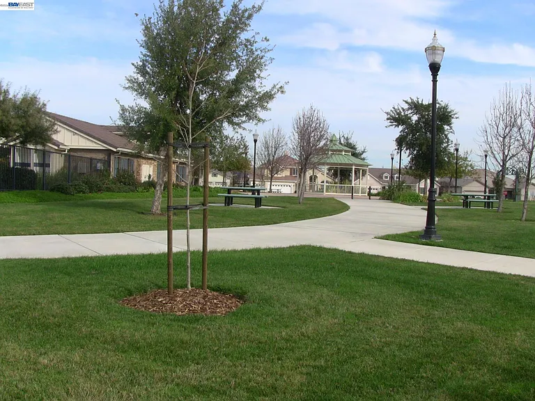 1669 Marina Way — Photo 35