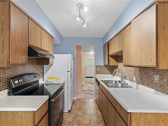 3rd image of 1820 Carrollwood Cmn
