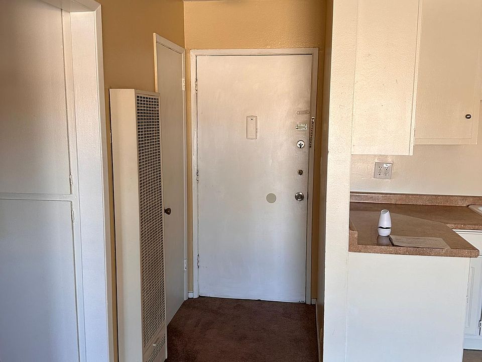 Front door view with closet