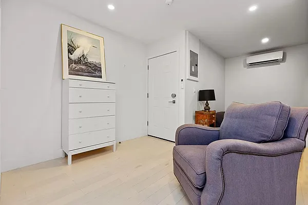 Rented by REAL New York | media 10