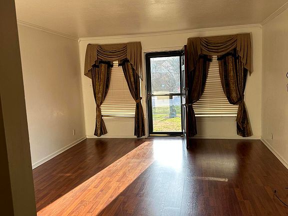 5th image of 3505 Paragon Ct Unit 21