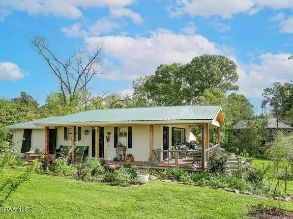 20 Hidden Hills Rd, Arnaudville, LA 70512