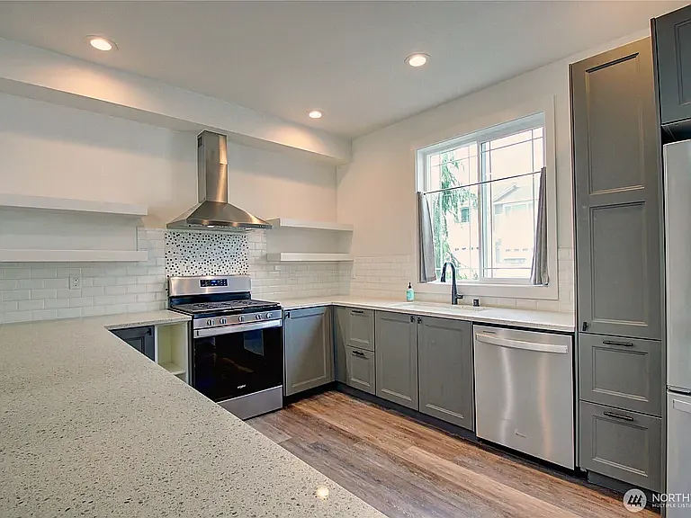 313 E Hazel St #D — Photo 29