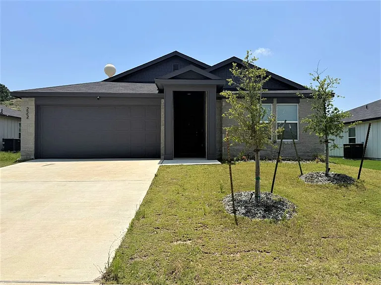 222 Fawn Ridge Dr — Photo 1