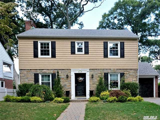 1st image of 425 Raymond St