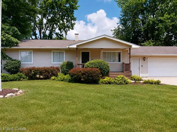 606 Scott St, Marine City, MI 48039