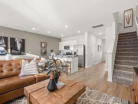 3rd image of 3062 Seguaro Ln