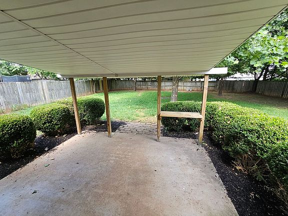 2nd image of 1389 N Caddo Ave