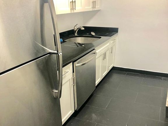 3rd image of 245 E 63rd St APT 618