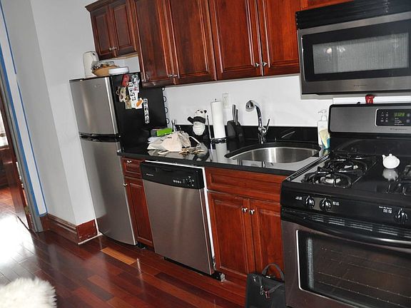 3rd image of 358 Broome St APT 3