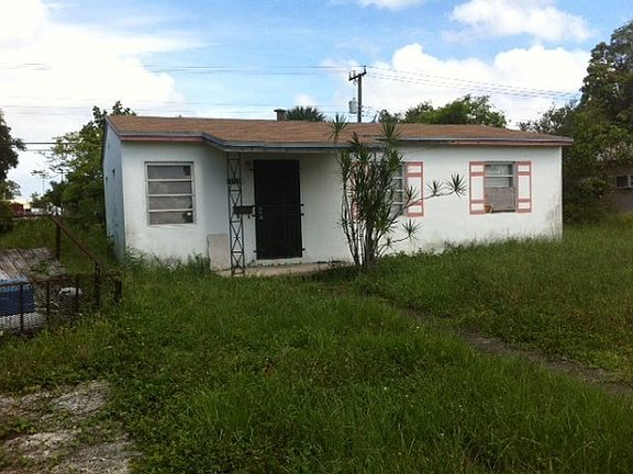 4th image of 16121 NW 17th Ct