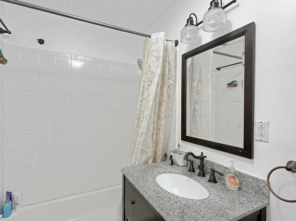 79-14 Rockaway Beach Boulevard image 8 of 15