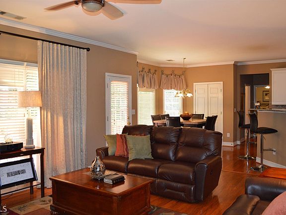5th image of 4726 Cedar Wood Dr