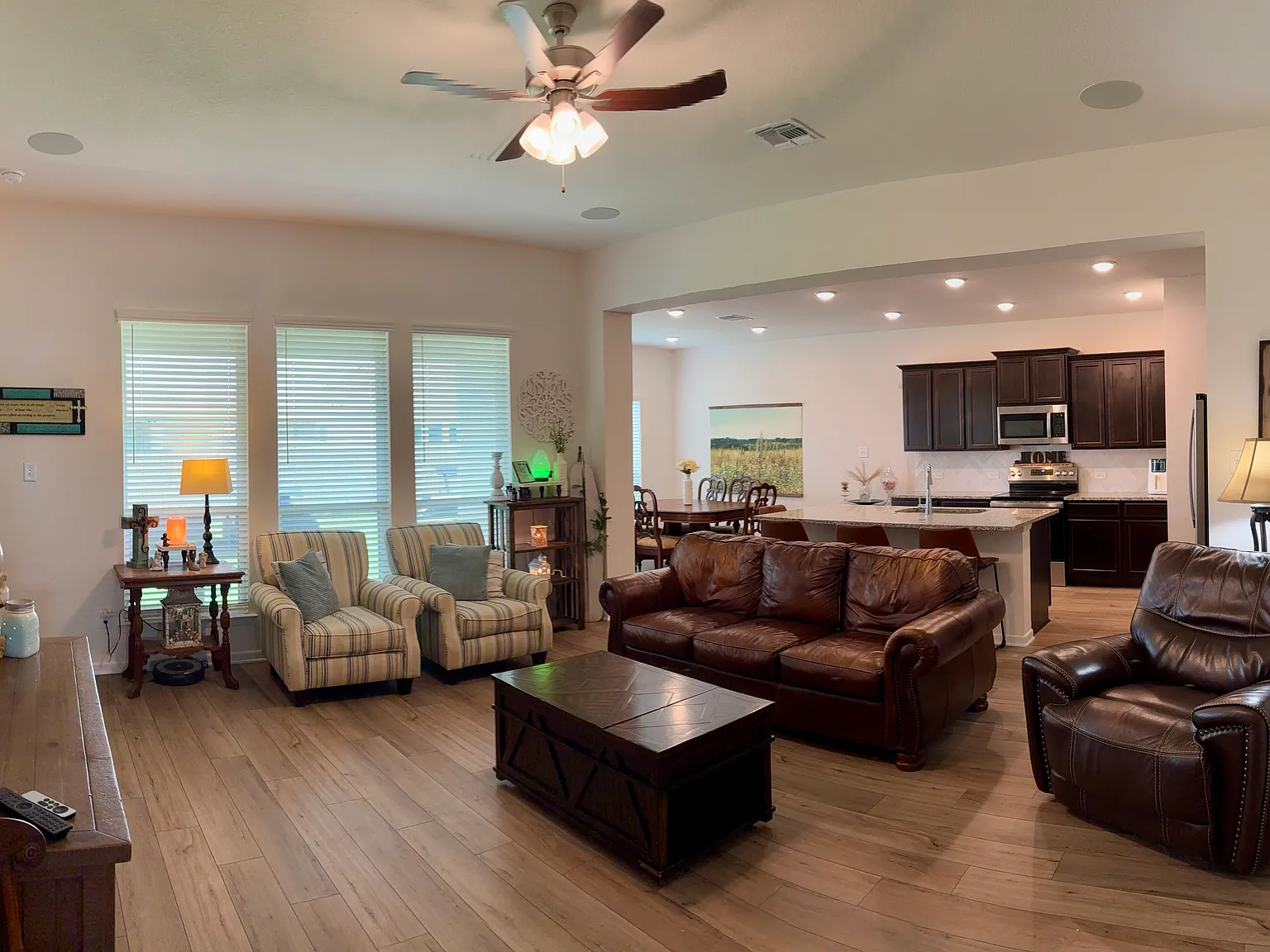 4 bed, 1866 sqft, $2,245 — Photo 3