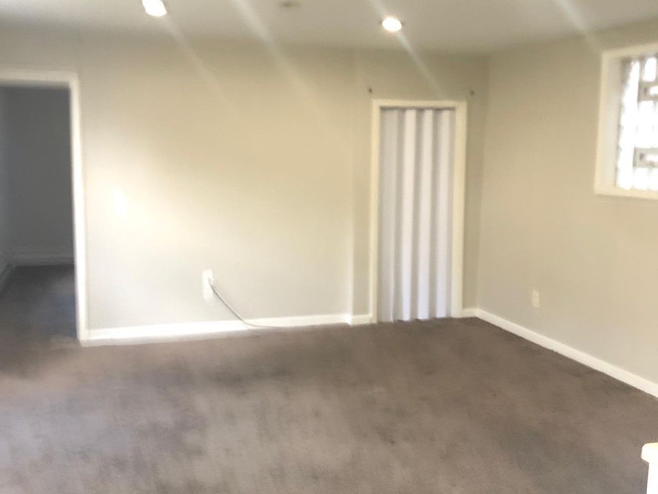 2nd image of 302 Virginia St #2