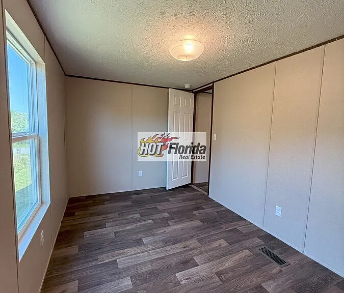 1357 Sparrow Rd — Photo 7