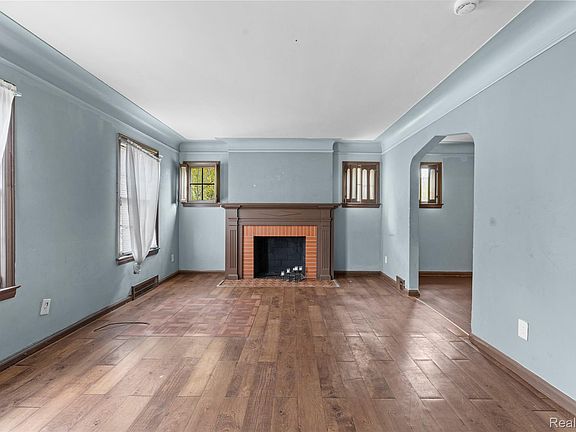 5th image of 15082 Hazelridge St