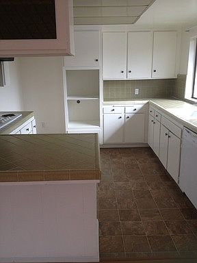 4th image of 333 N Marguerita Ave APT B