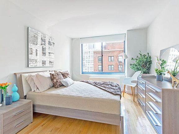 4th image of 235 W 48th St APT 11H