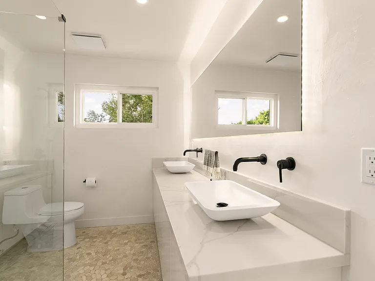 5173 Walsh Way — Photo 1