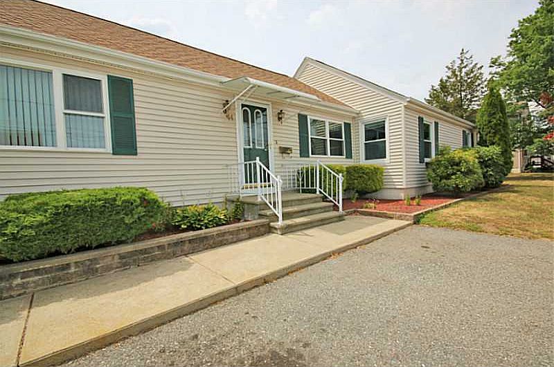 1st image of 44 Baird Ave