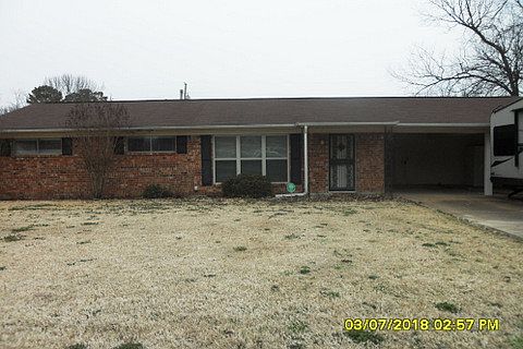 3rd image of 2709 Dowell St