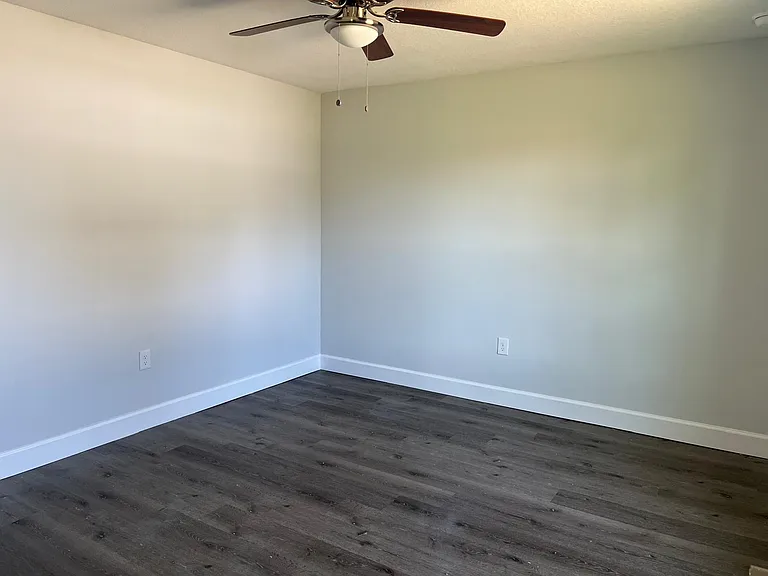 9327 Agate St — Photo 3